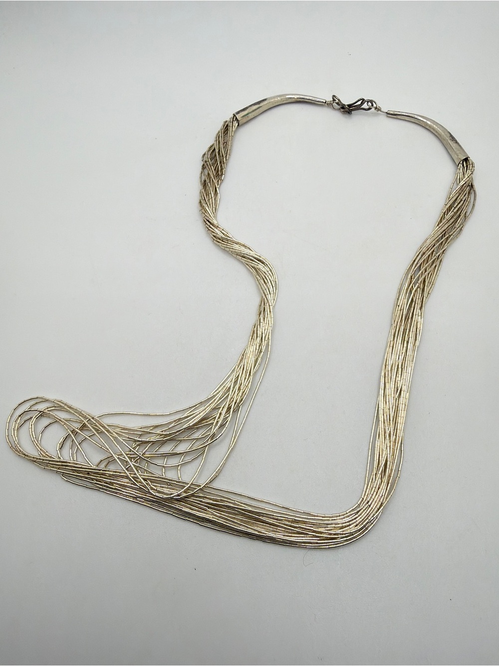~16"‎ Vintage possible Navajo Liquid Silver, sterling silver 20 strand necklace!